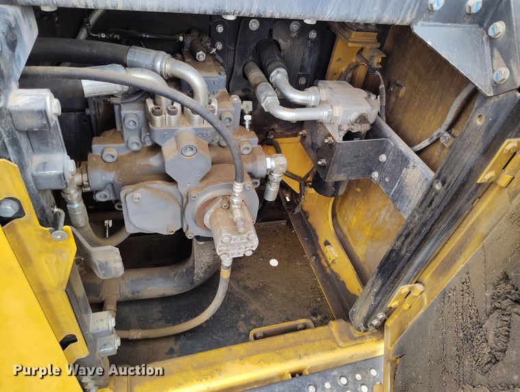image for item DV6729 2018 John Deere 470G LC excavator