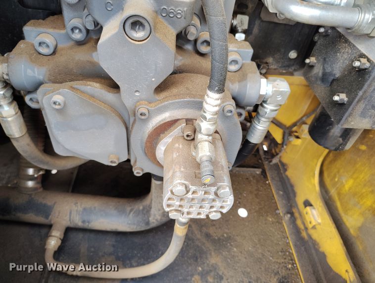 image for item DV6729 2018 John Deere 470G LC excavator