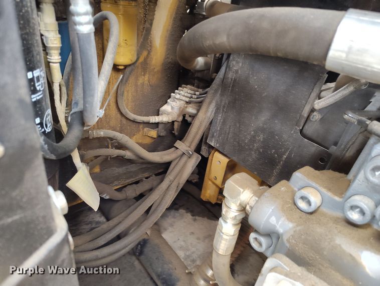 image for item DV6729 2018 John Deere 470G LC excavator