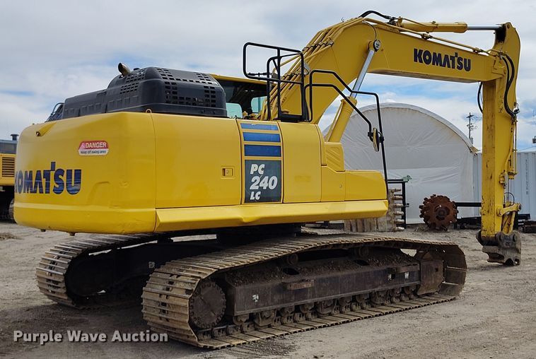 image for item DV6730 2018 Komatsu PC240LC-11 excavator