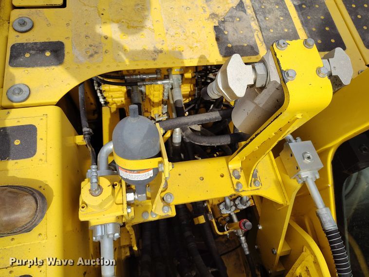 image for item DV6730 2018 Komatsu PC240LC-11 excavator
