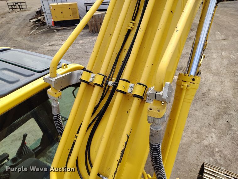 image for item DV6730 2018 Komatsu PC240LC-11 excavator