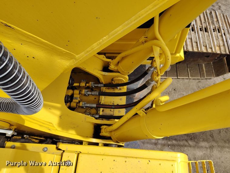 image for item DV6730 2018 Komatsu PC240LC-11 excavator