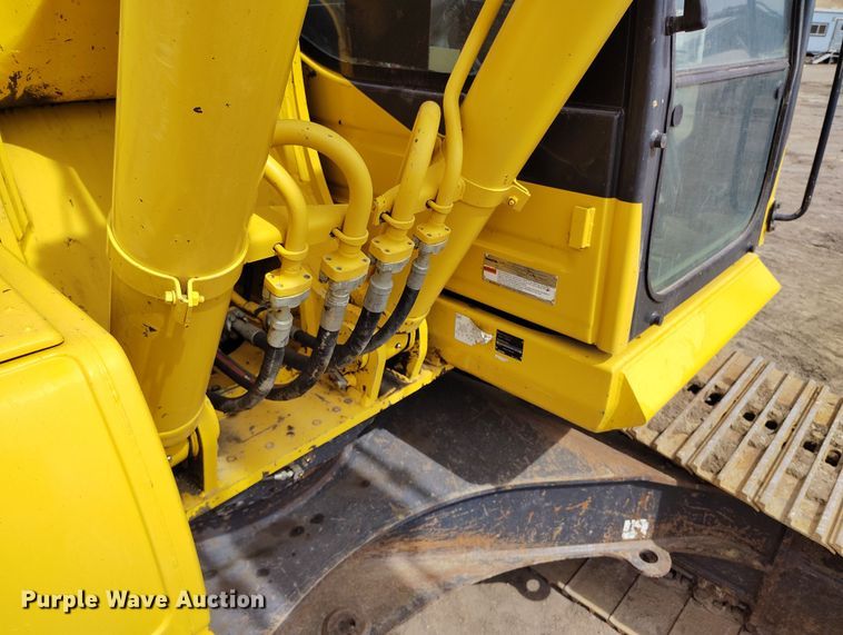 image for item DV6730 2018 Komatsu PC240LC-11 excavator