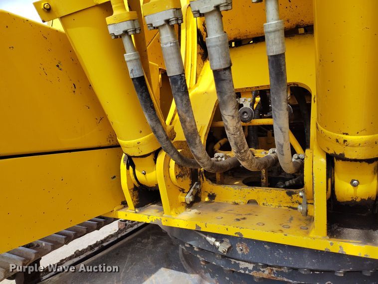 image for item DV6730 2018 Komatsu PC240LC-11 excavator