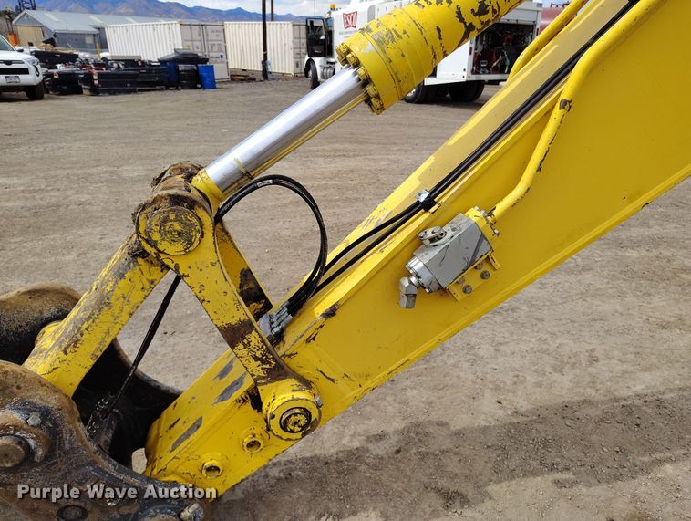 image for item DV6730 2018 Komatsu PC240LC-11 excavator
