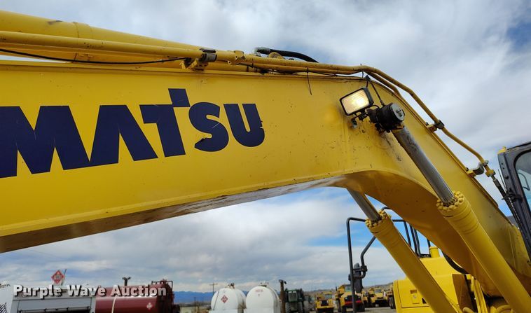 image for item DV6730 2018 Komatsu PC240LC-11 excavator