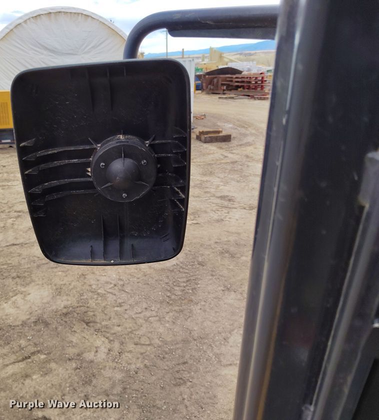 image for item DV6730 2018 Komatsu PC240LC-11 excavator