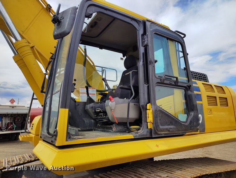 image for item DV6730 2018 Komatsu PC240LC-11 excavator