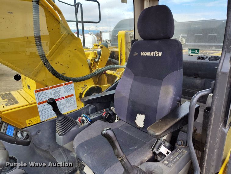 image for item DV6730 2018 Komatsu PC240LC-11 excavator
