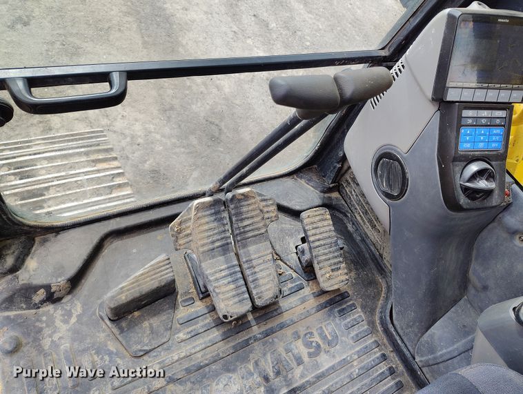 image for item DV6730 2018 Komatsu PC240LC-11 excavator