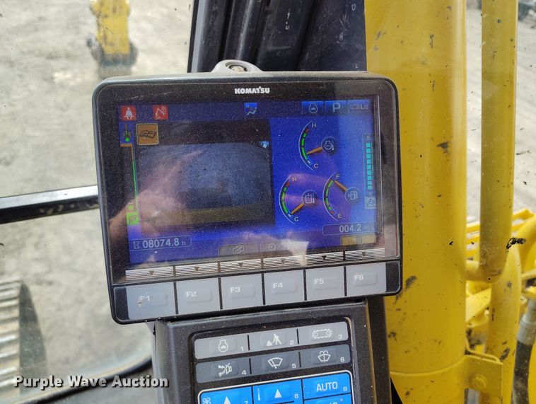 image for item DV6730 2018 Komatsu PC240LC-11 excavator