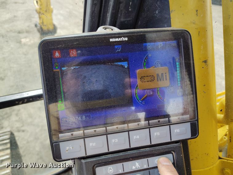 image for item DV6730 2018 Komatsu PC240LC-11 excavator