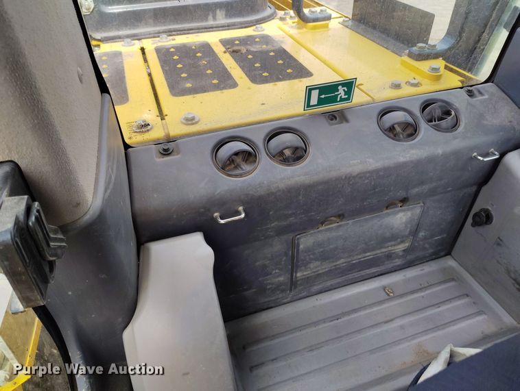 image for item DV6730 2018 Komatsu PC240LC-11 excavator