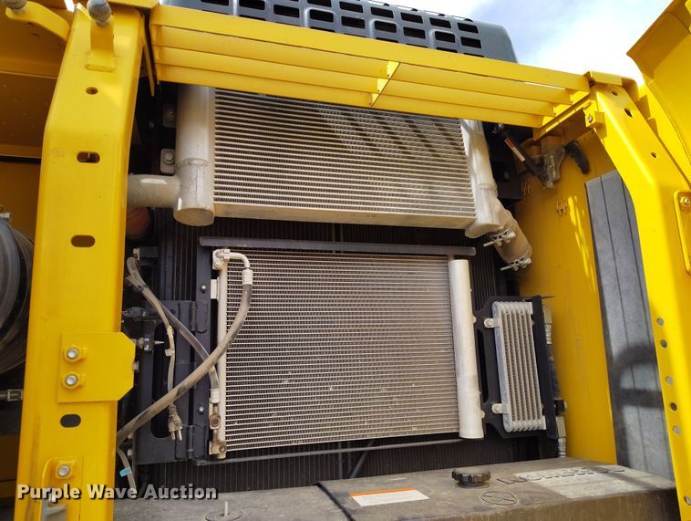 image for item DV6730 2018 Komatsu PC240LC-11 excavator