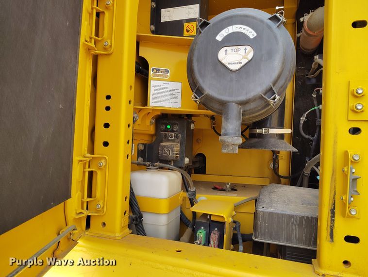 image for item DV6730 2018 Komatsu PC240LC-11 excavator