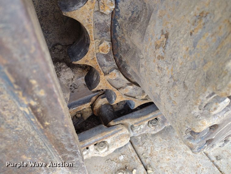 image for item DV6730 2018 Komatsu PC240LC-11 excavator