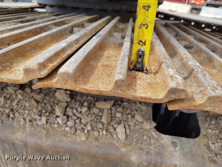 image for item DV6730 2018 Komatsu PC240LC-11 excavator