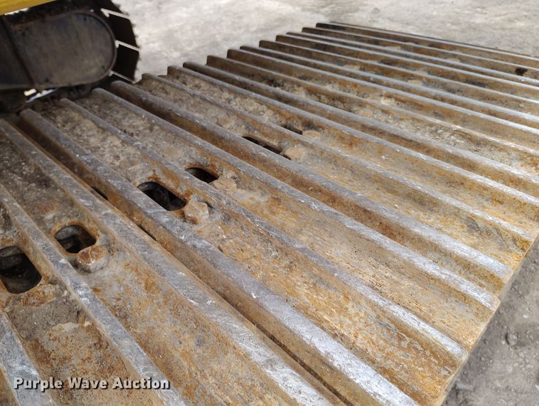 image for item DV6730 2018 Komatsu PC240LC-11 excavator