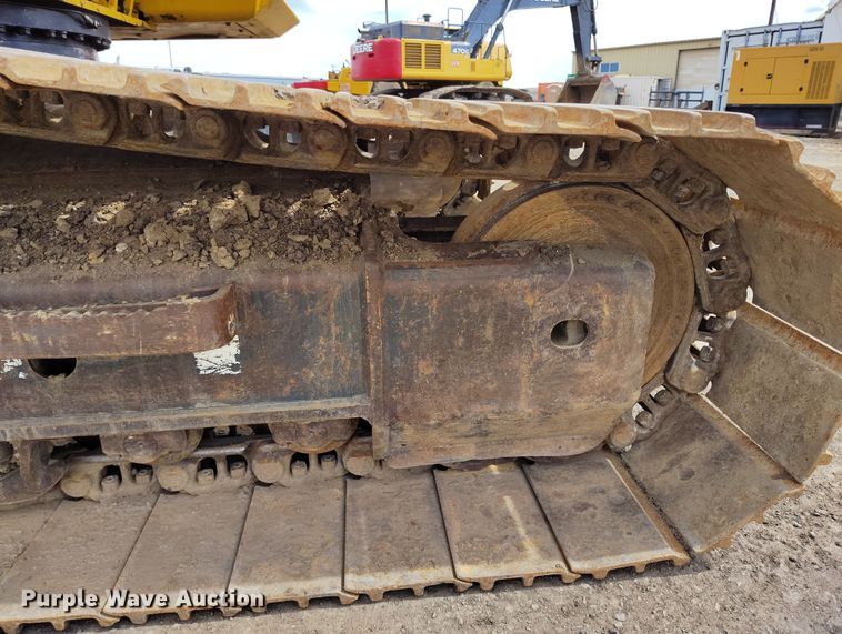 image for item DV6730 2018 Komatsu PC240LC-11 excavator