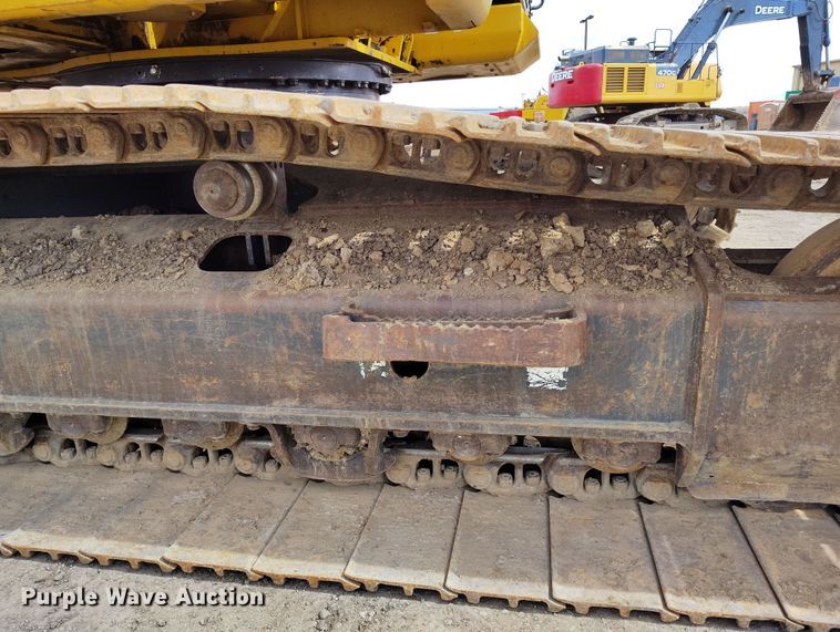 image for item DV6730 2018 Komatsu PC240LC-11 excavator