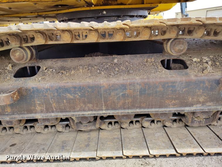 image for item DV6730 2018 Komatsu PC240LC-11 excavator