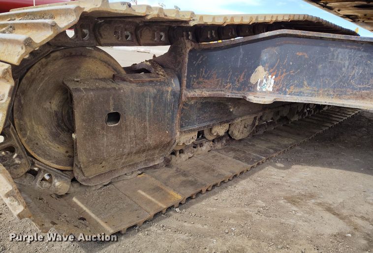 image for item DV6730 2018 Komatsu PC240LC-11 excavator