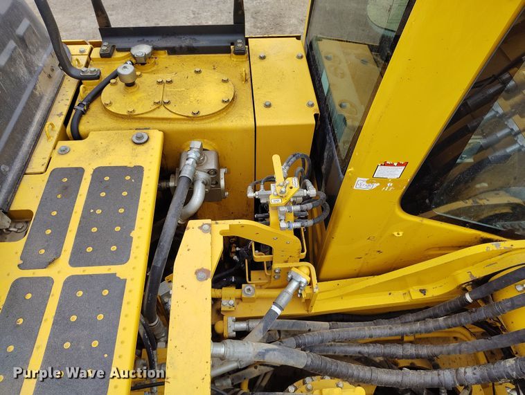 image for item DV6731 2018 Komatsu PC360LC-11 excavator