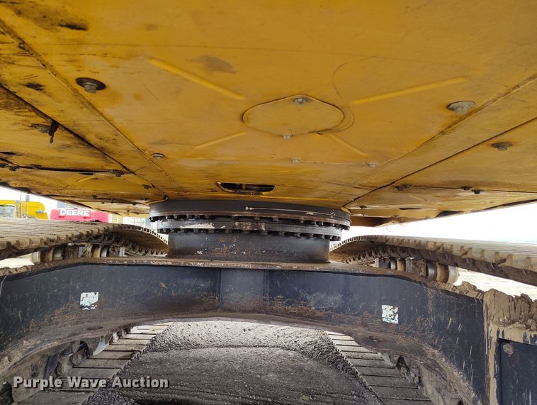 image for item DV6731 2018 Komatsu PC360LC-11 excavator