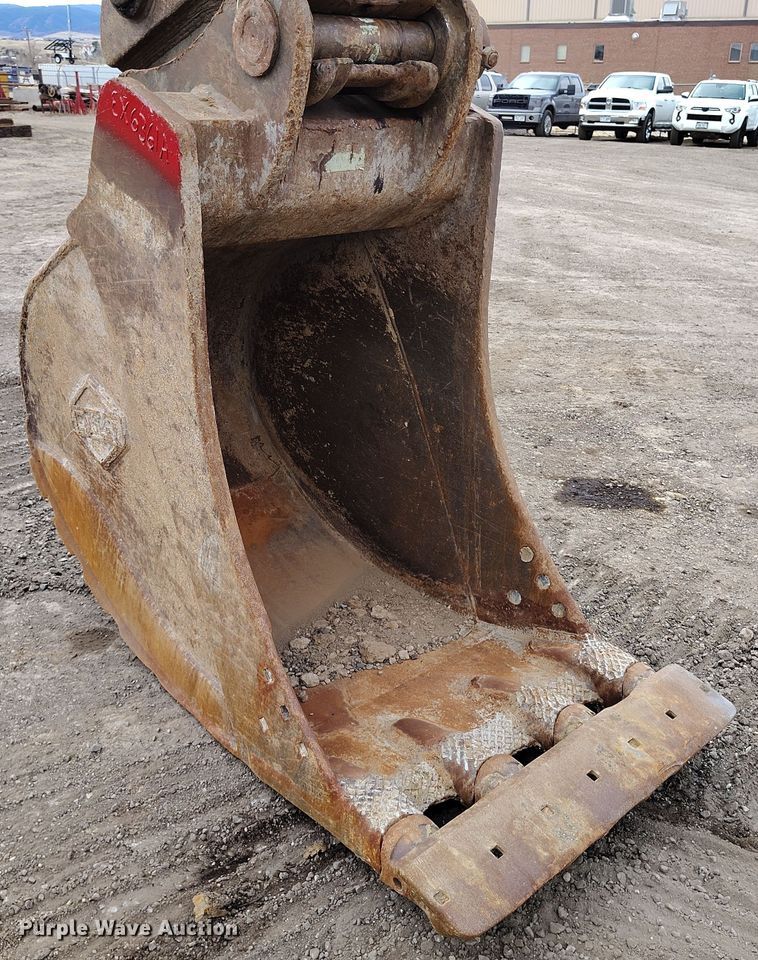 image for item DV6731 2018 Komatsu PC360LC-11 excavator