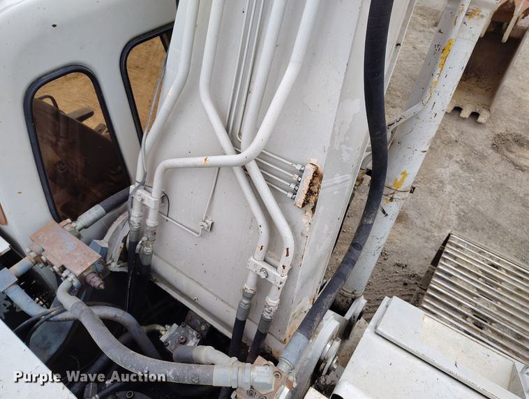 image for item DV6732 2001 Link-Belt 330LX excavator