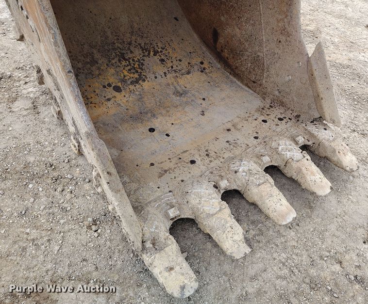 image for item DV6732 2001 Link-Belt 330LX excavator