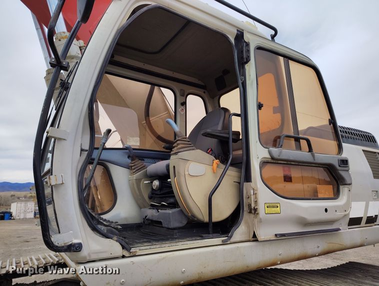 image for item DV6732 2001 Link-Belt 330LX excavator