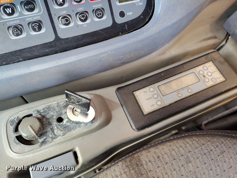 image for item DV6732 2001 Link-Belt 330LX excavator