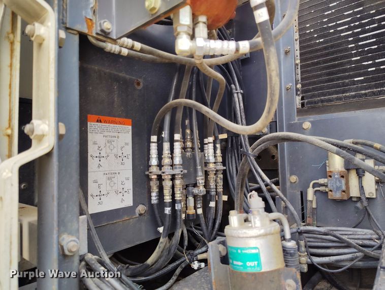 image for item DV6732 2001 Link-Belt 330LX excavator