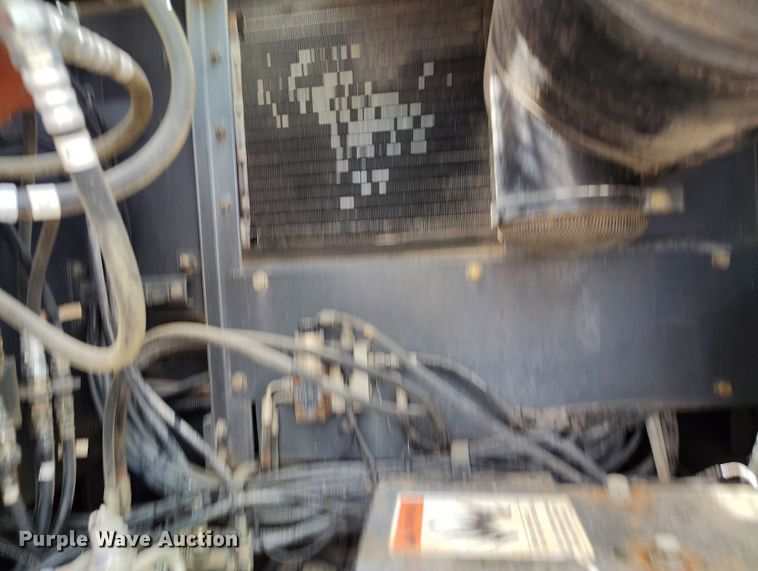 image for item DV6732 2001 Link-Belt 330LX excavator