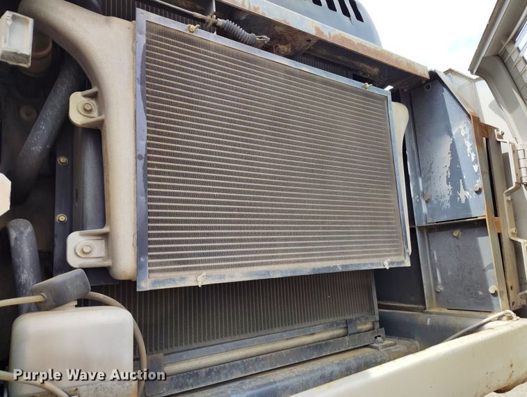 image for item DV6732 2001 Link-Belt 330LX excavator