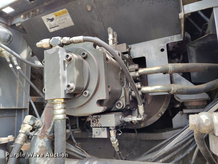 image for item DV6732 2001 Link-Belt 330LX excavator