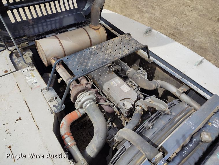 image for item DV6732 2001 Link-Belt 330LX excavator