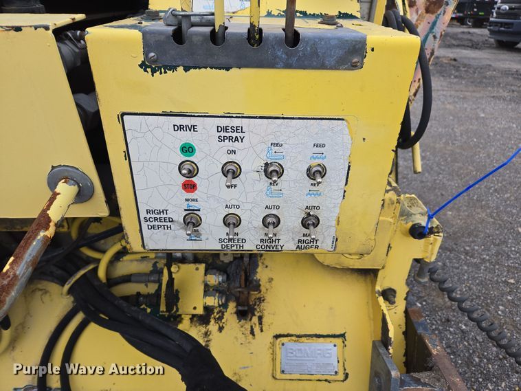 image for item DW1871 Bomag 813RT paver