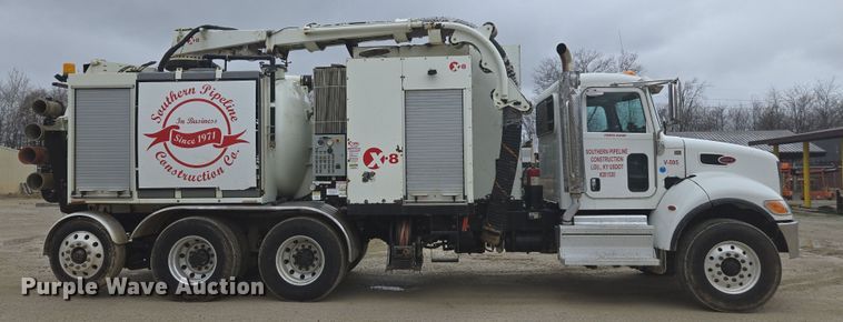 image for item DW1872 2019 Peterbilt 348 hydrovac truck