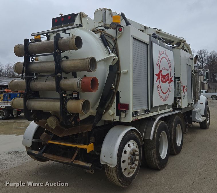 image for item DW1872 2019 Peterbilt 348 hydrovac truck