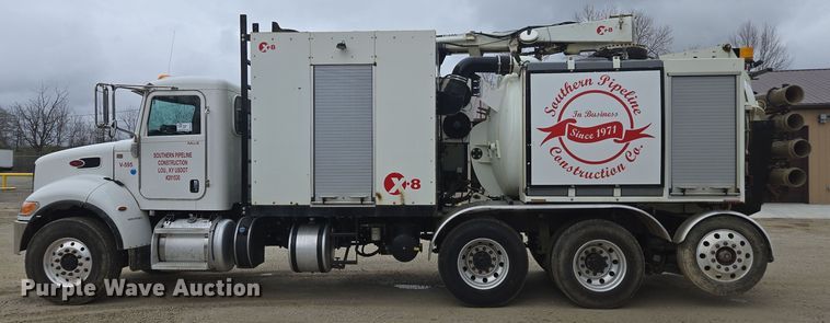 image for item DW1872 2019 Peterbilt 348 hydrovac truck