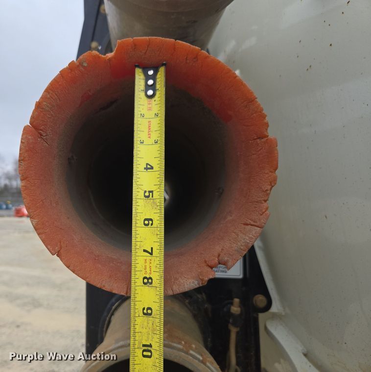 image for item DW1872 2019 Peterbilt 348 hydrovac truck