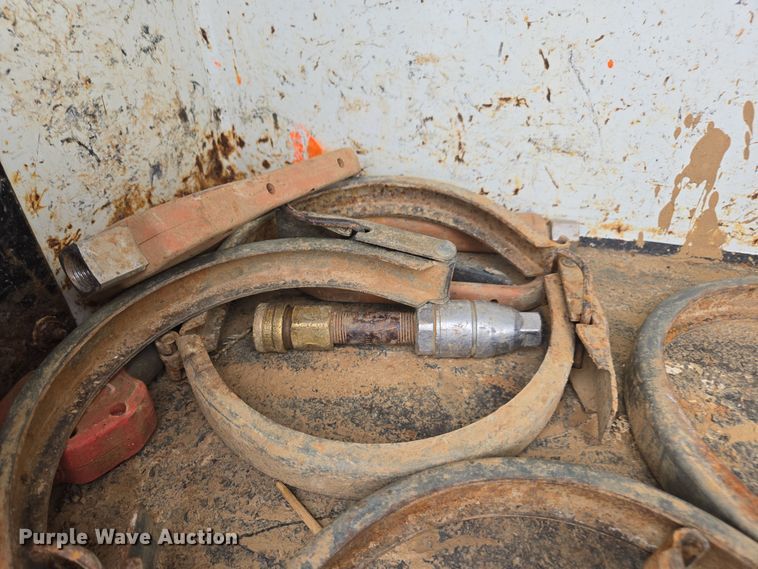 image for item DW1872 2019 Peterbilt 348 hydrovac truck