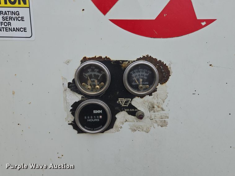 image for item DW1872 2019 Peterbilt 348 hydrovac truck