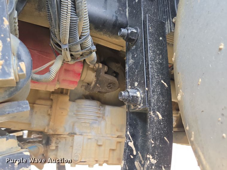 image for item DW1872 2019 Peterbilt 348 hydrovac truck