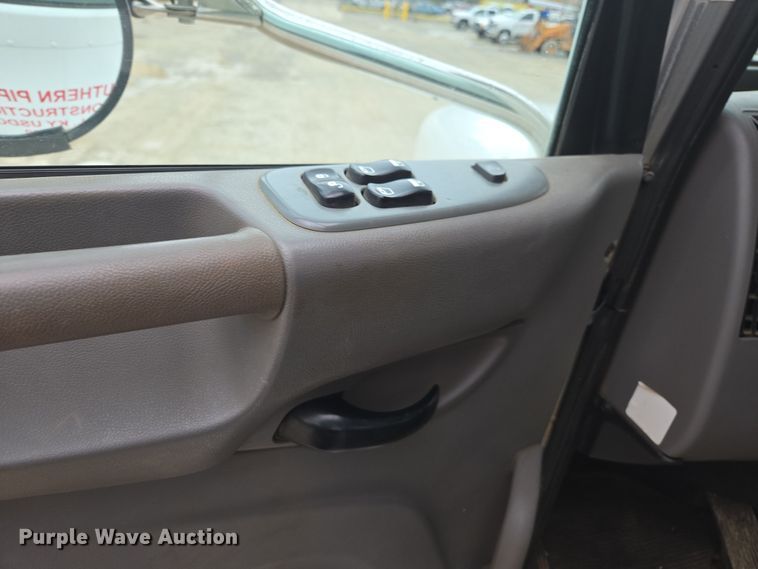 image for item DW1872 2019 Peterbilt 348 hydrovac truck