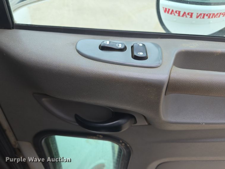 image for item DW1872 2019 Peterbilt 348 hydrovac truck