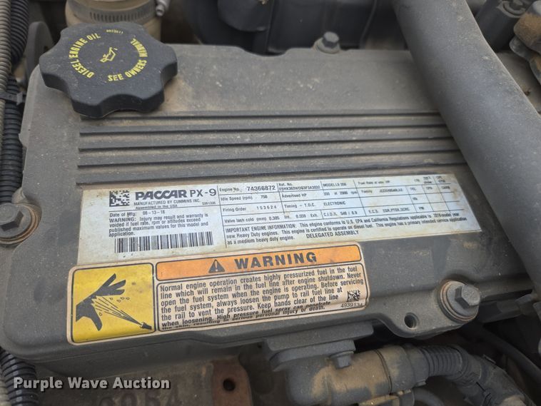 image for item DW1872 2019 Peterbilt 348 hydrovac truck